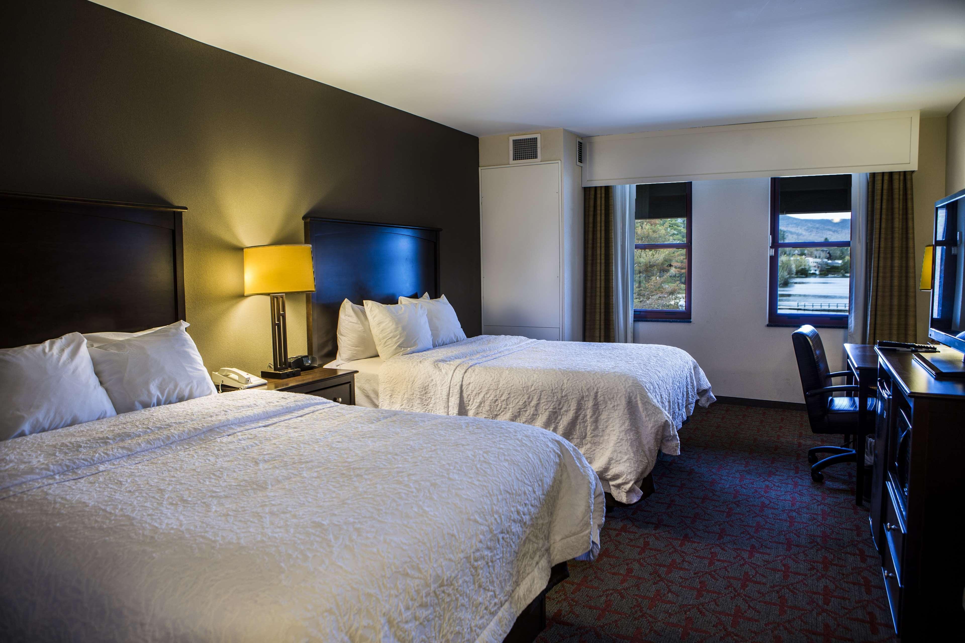 Hampton & Placid Hotel 3*