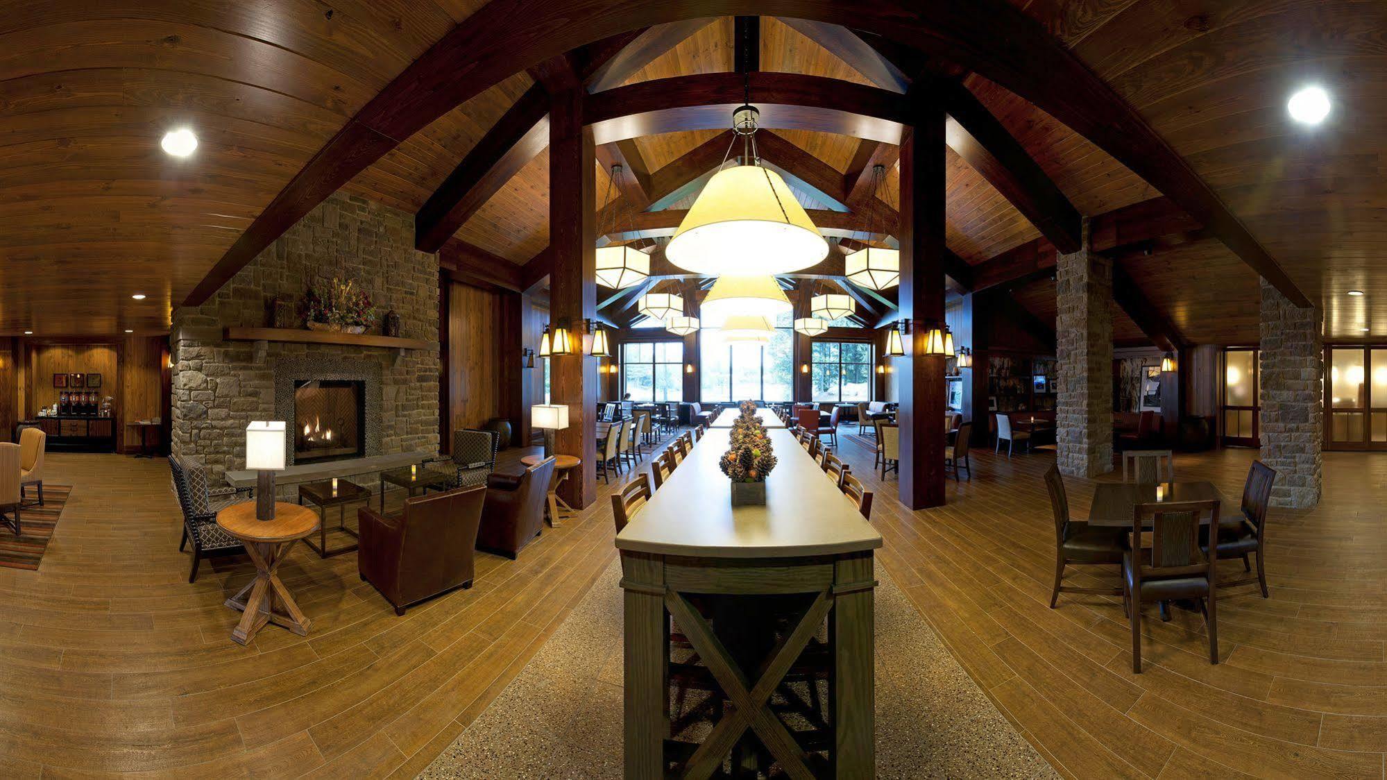 Hampton & Placid Hotel 3*